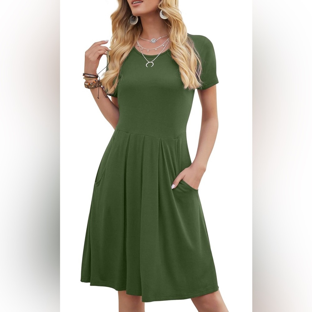 Casual, flowy, pleated, loose dress with pockets!
